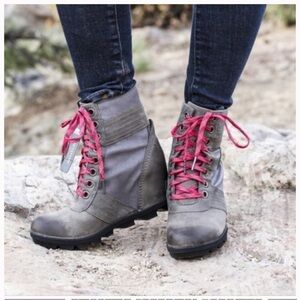 Sorel Lexie Wedge Booties‎ size 10